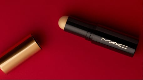 NIEUW! STUDIO RADIANCE SKIN TINT STICK
